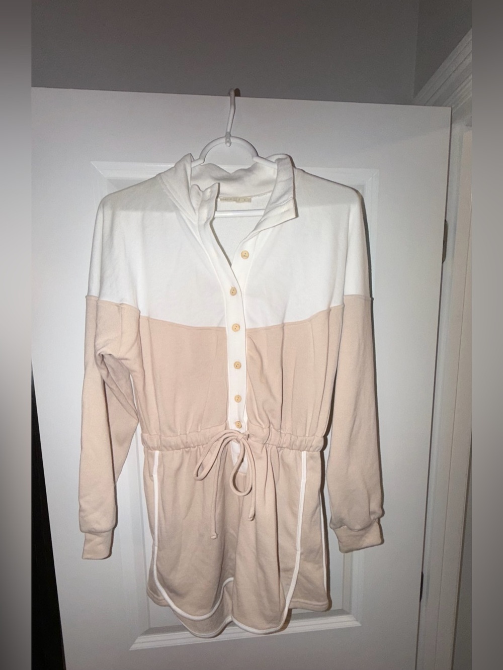 Women’s ILLA ILLA Cream White Women's romper size S. EUC